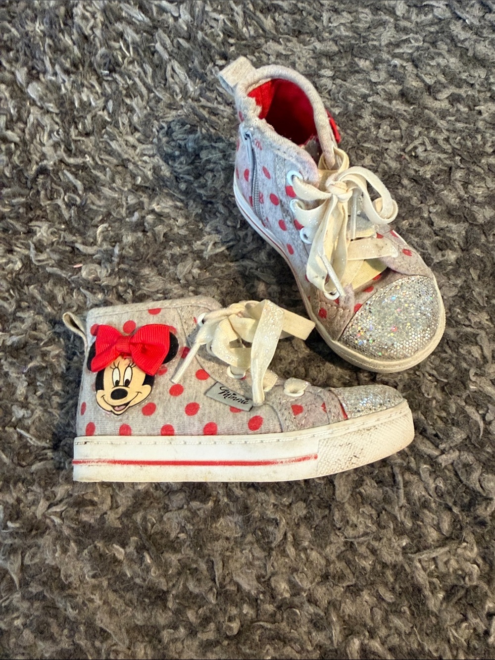 Minnie Mouse Kids' High-Top Sneakers in Gray with Red Polka Dots